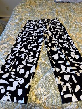 Chico's Black & White Abstract Leaf-Print Boot-Cut Pants